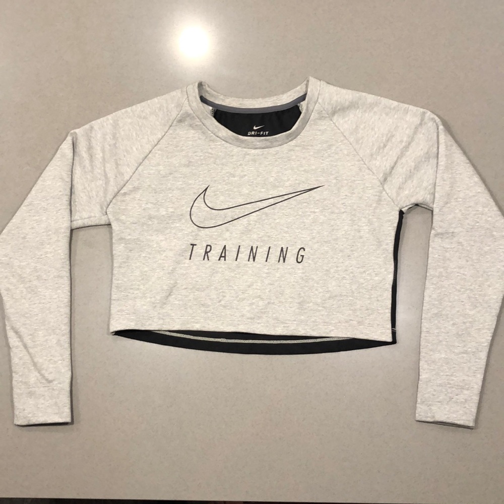 Nike cropped sweat shirt.